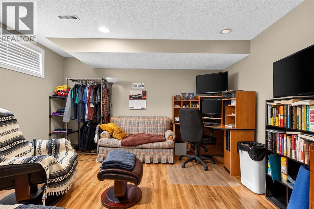 16 Citadel Meadow Gardens NW