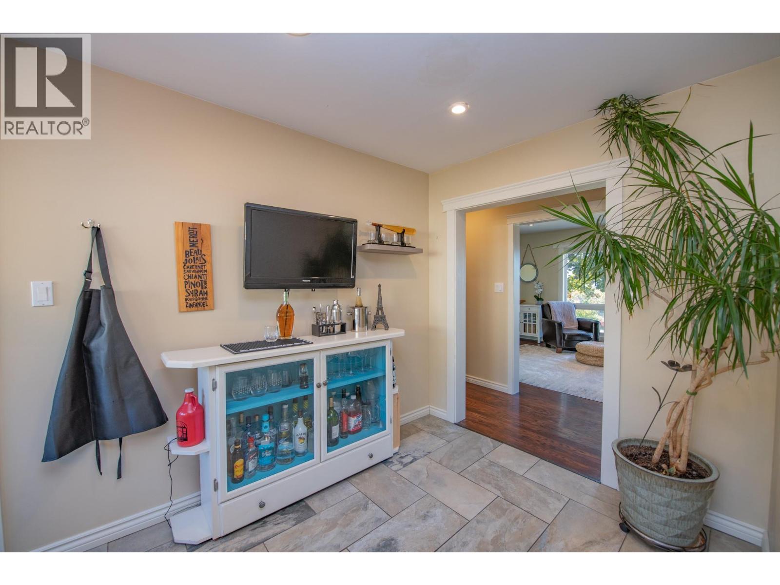 6711 Herry Road, Vernon, British Columbia  V1B 3T4 - Photo 9 - 10404681