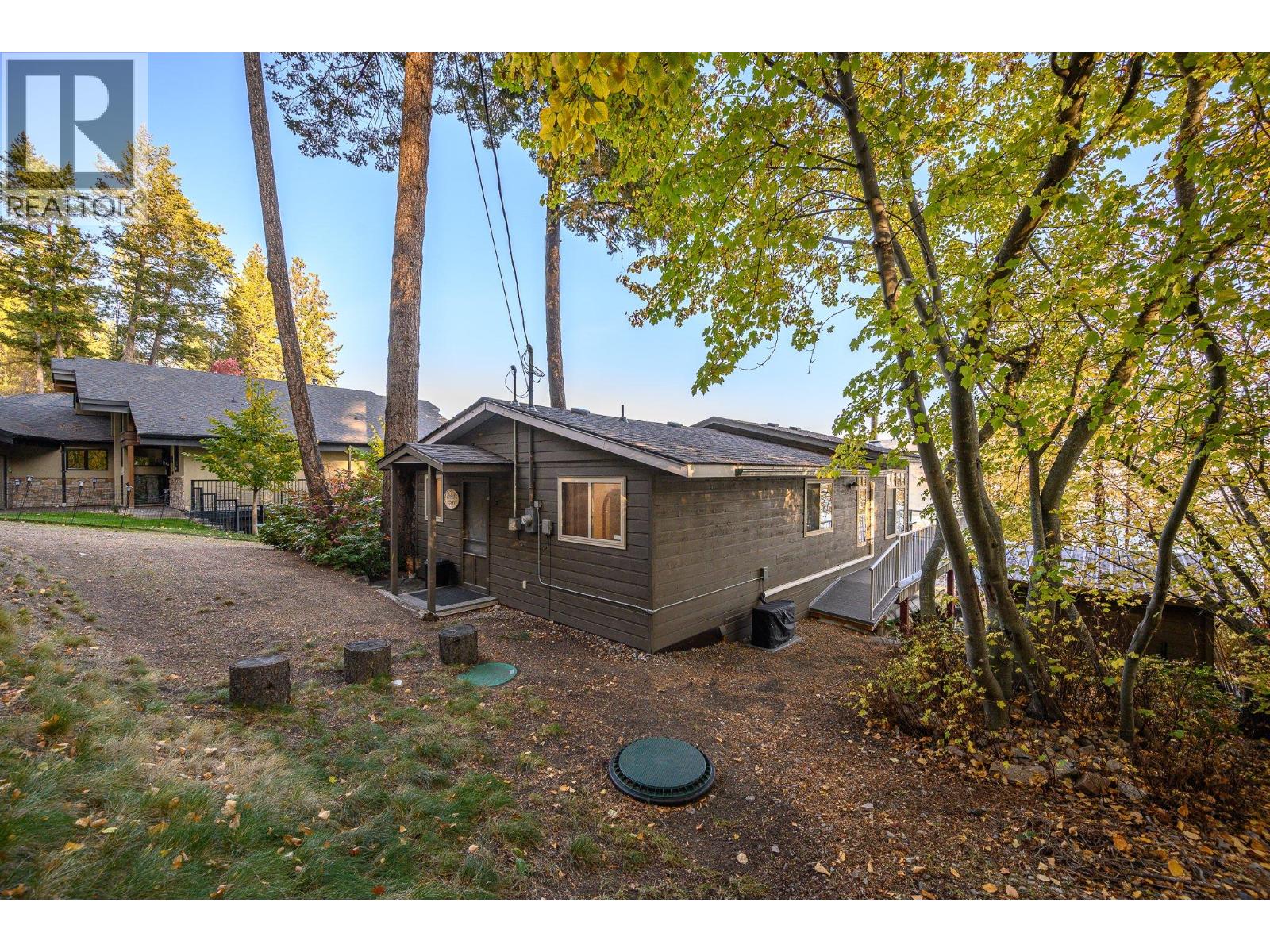 9627 Kilkenny Place, Vernon, British Columbia  V1H 2C4 - Photo 3 - 10385417