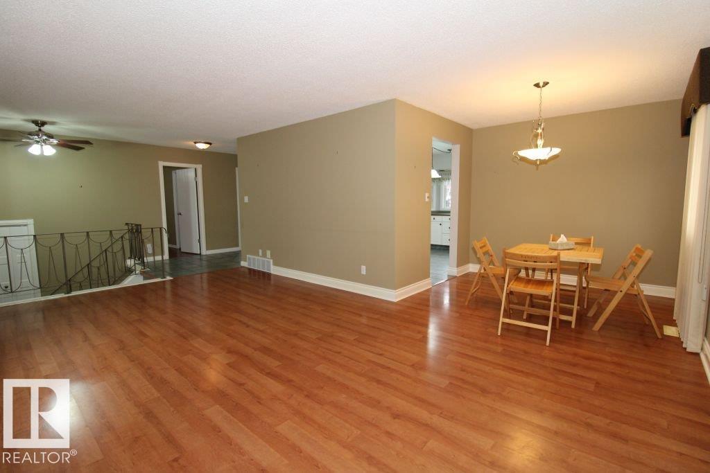 779 Lee Ridge Rd NW, Edmonton, Alberta  T6K 0P6 - Photo 13 - E4514539