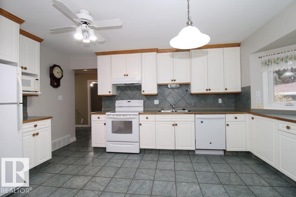 779 Lee Ridge Rd NW, Edmonton, Alberta  T6K 0P6 - Photo 17 - E4514539
