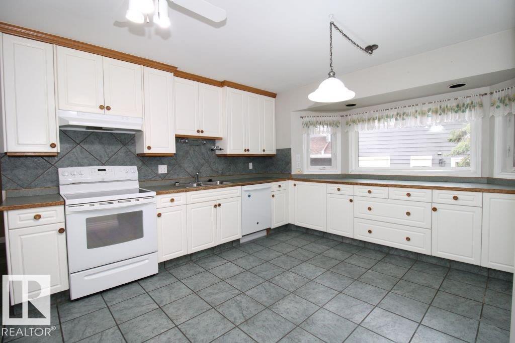 779 Lee Ridge Rd NW, Edmonton, Alberta  T6K 0P6 - Photo 18 - E4514539