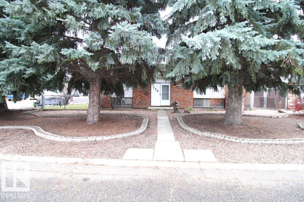 779 Lee Ridge Rd NW, Edmonton, Alberta  T6K 0P6 - Photo 2 - E4514539