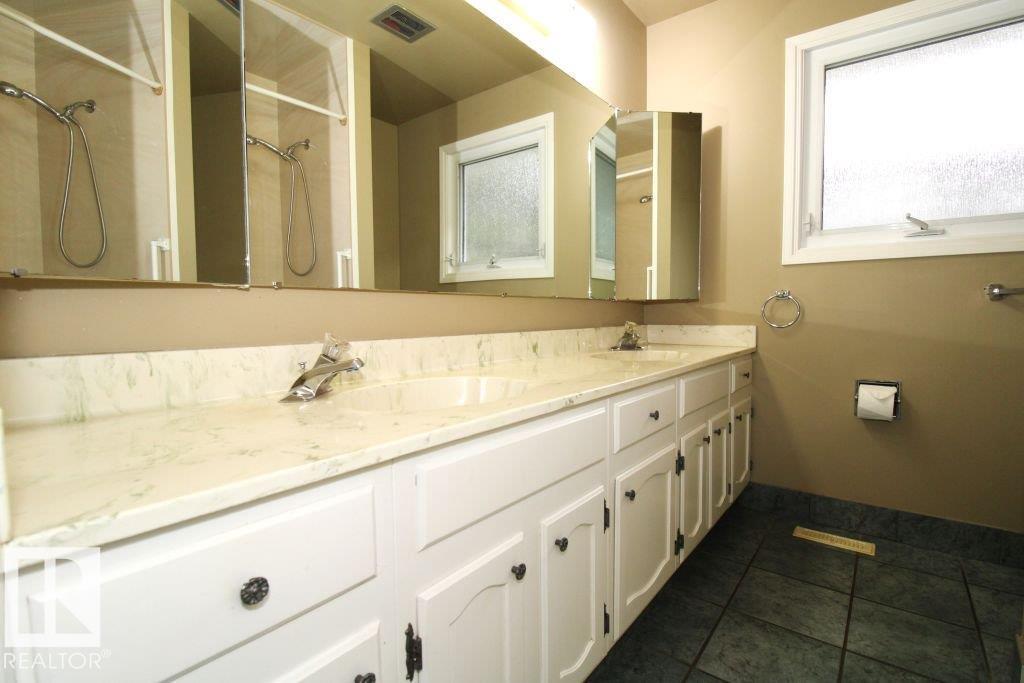 779 Lee Ridge Rd NW, Edmonton, Alberta  T6K 0P6 - Photo 20 - E4514539