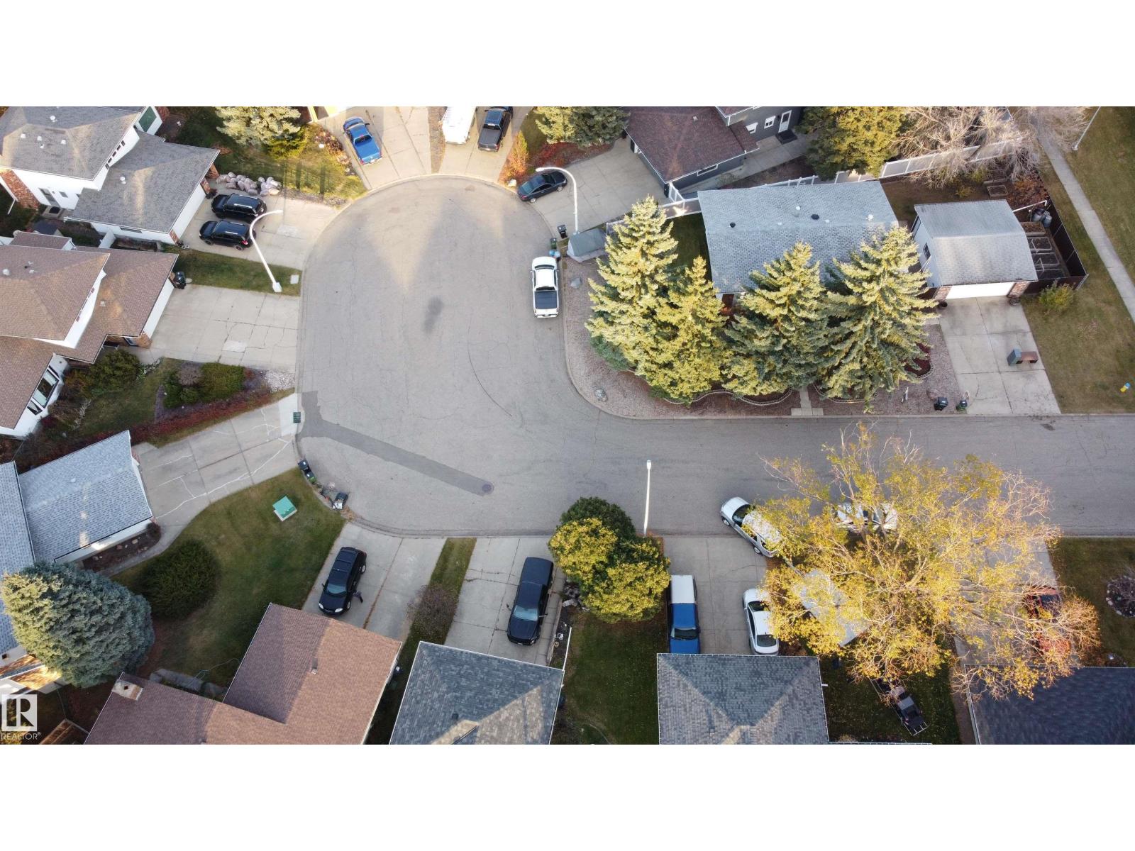 779 Lee Ridge Rd NW, Edmonton, Alberta  T6K 0P6 - Photo 7 - E4514539
