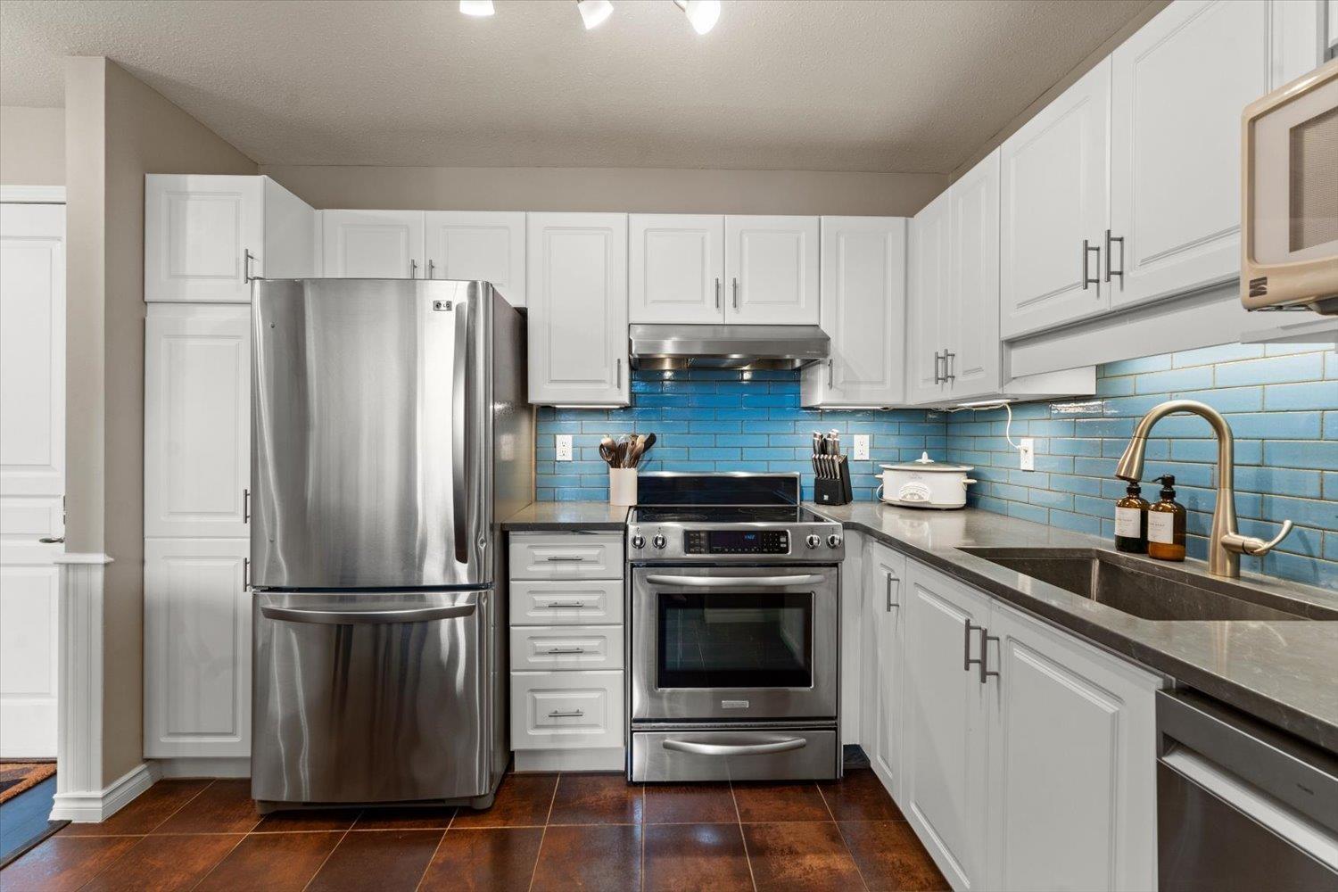 417 33478 Roberts Avenue, Abbotsford, British Columbia  V2S 8E1 - Photo 4 - R3179111