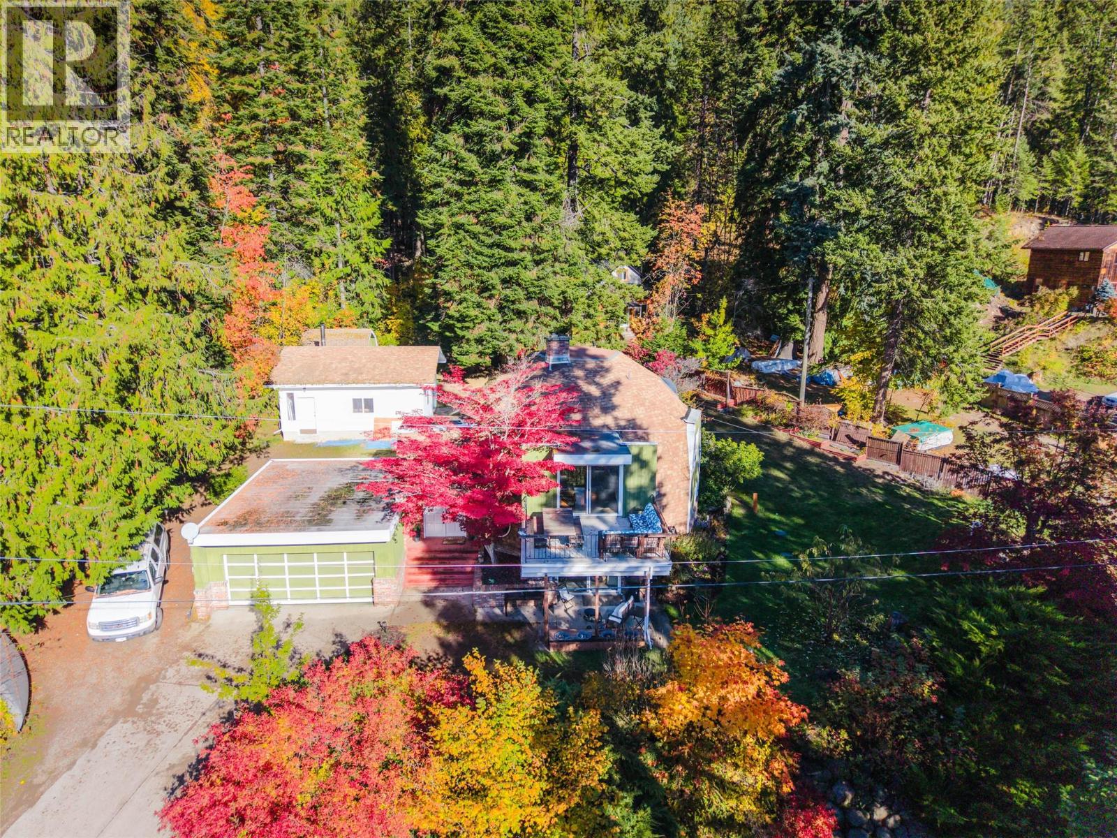 5657 Longbeach Road, Nelson, British Columbia  V1L 6N9 - Photo 2 - 10404628