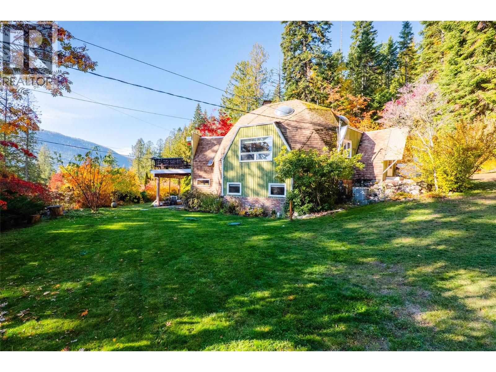 5657 Longbeach Road, Nelson, British Columbia  V1L 6N9 - Photo 4 - 10404628
