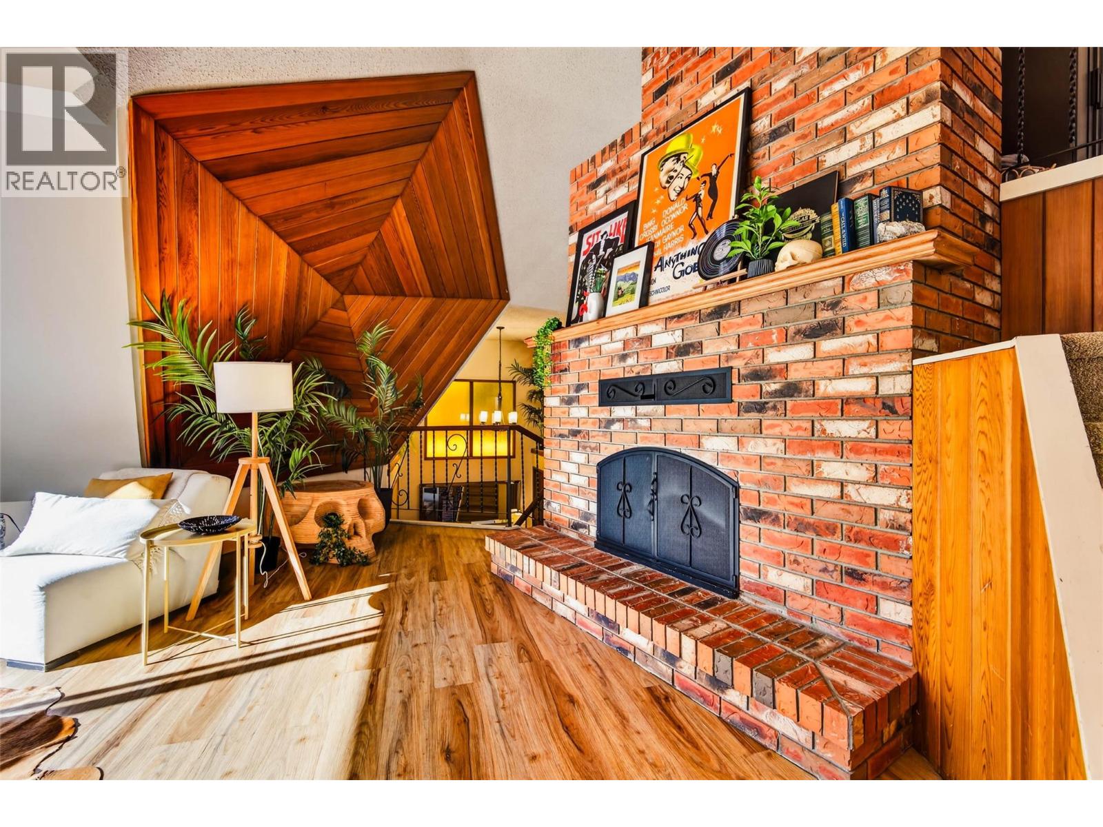 5657 Longbeach Road, Nelson, British Columbia  V1L 6N9 - Photo 5 - 10404628
