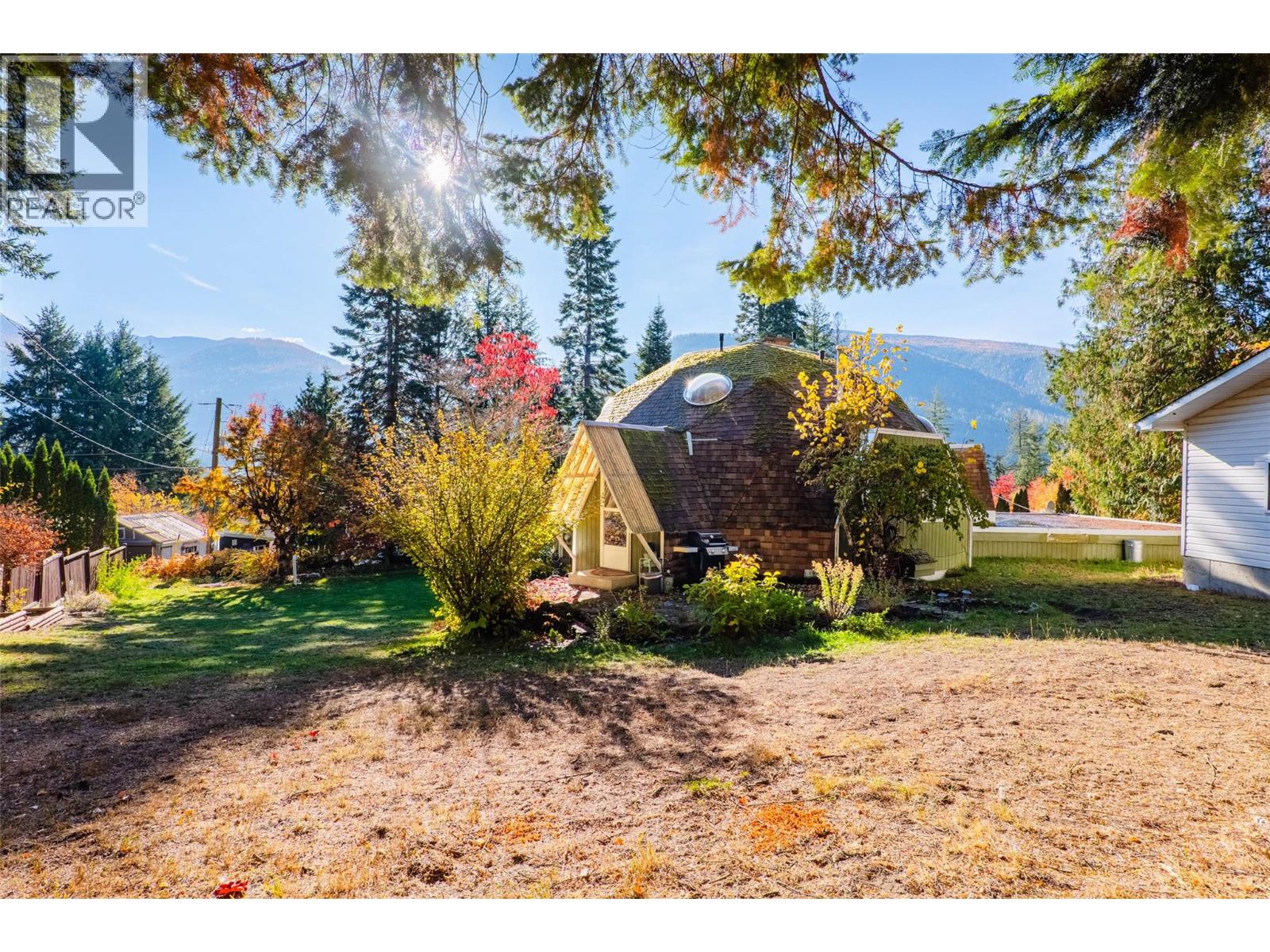 5657 Longbeach Road, Nelson, British Columbia  V1L 6N9 - Photo 71 - 10404628