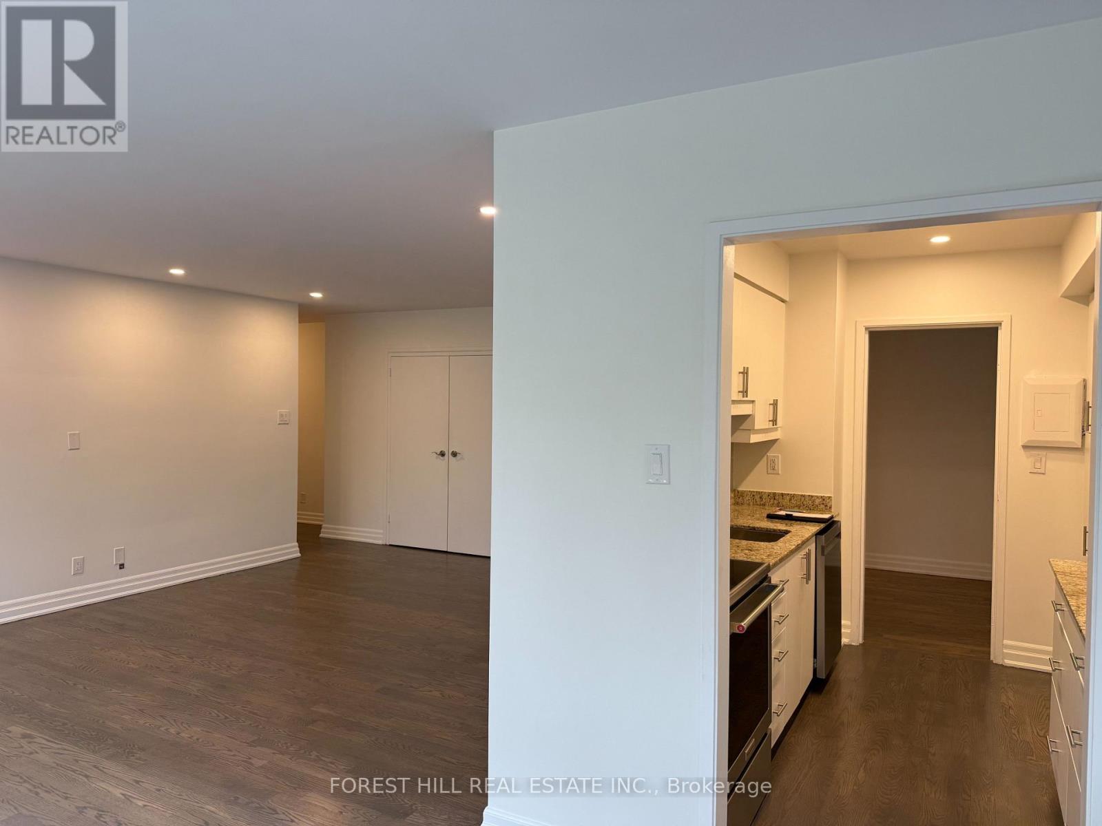 305 - 561 Avenue Road, Toronto (Yonge-St. Clair), Ontario  M4V 2J8 - Photo 6 - C14125122
