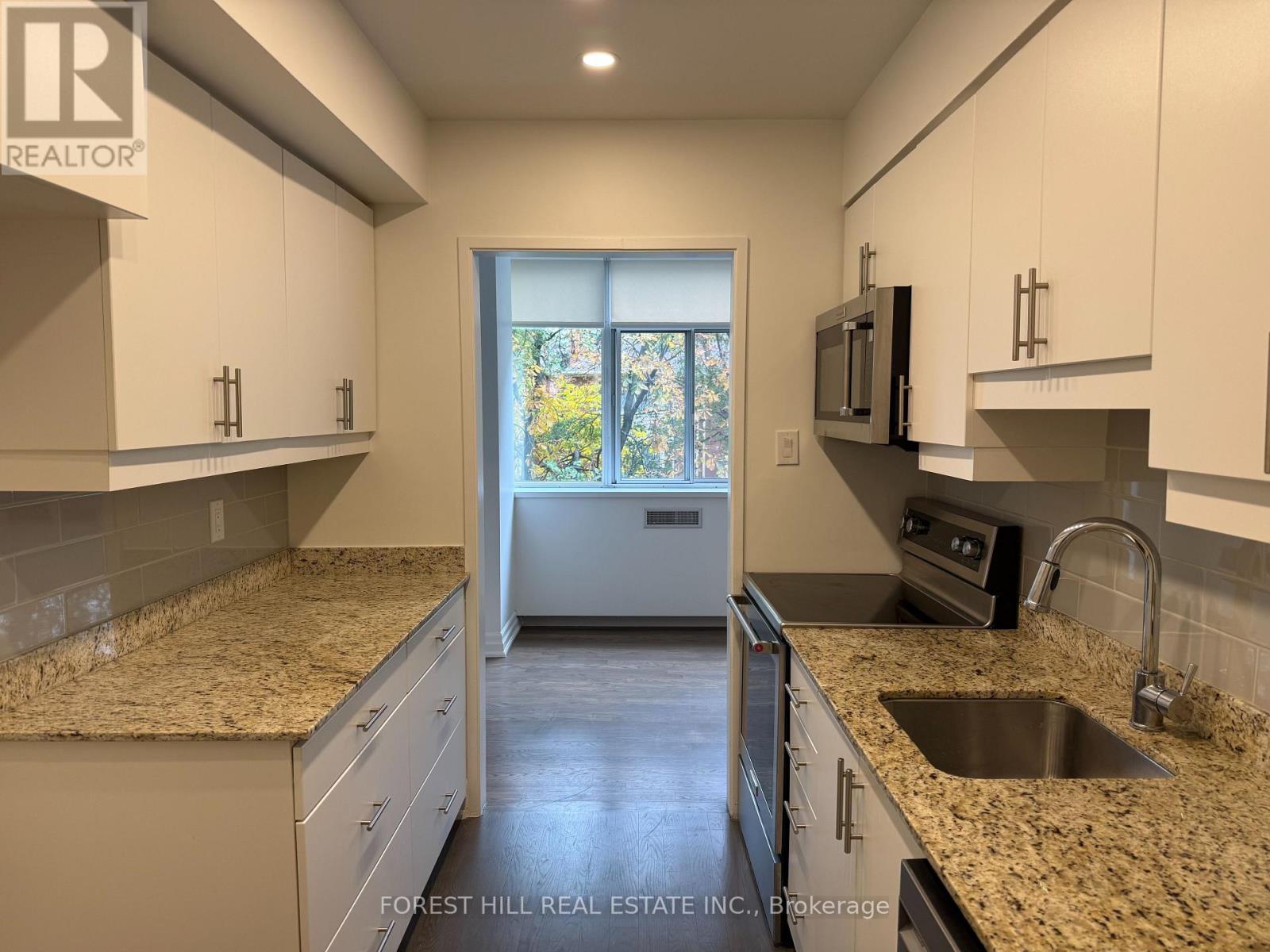 305 - 561 Avenue Road, Toronto (Yonge-St. Clair), Ontario  M4V 2J8 - Photo 8 - C14125122