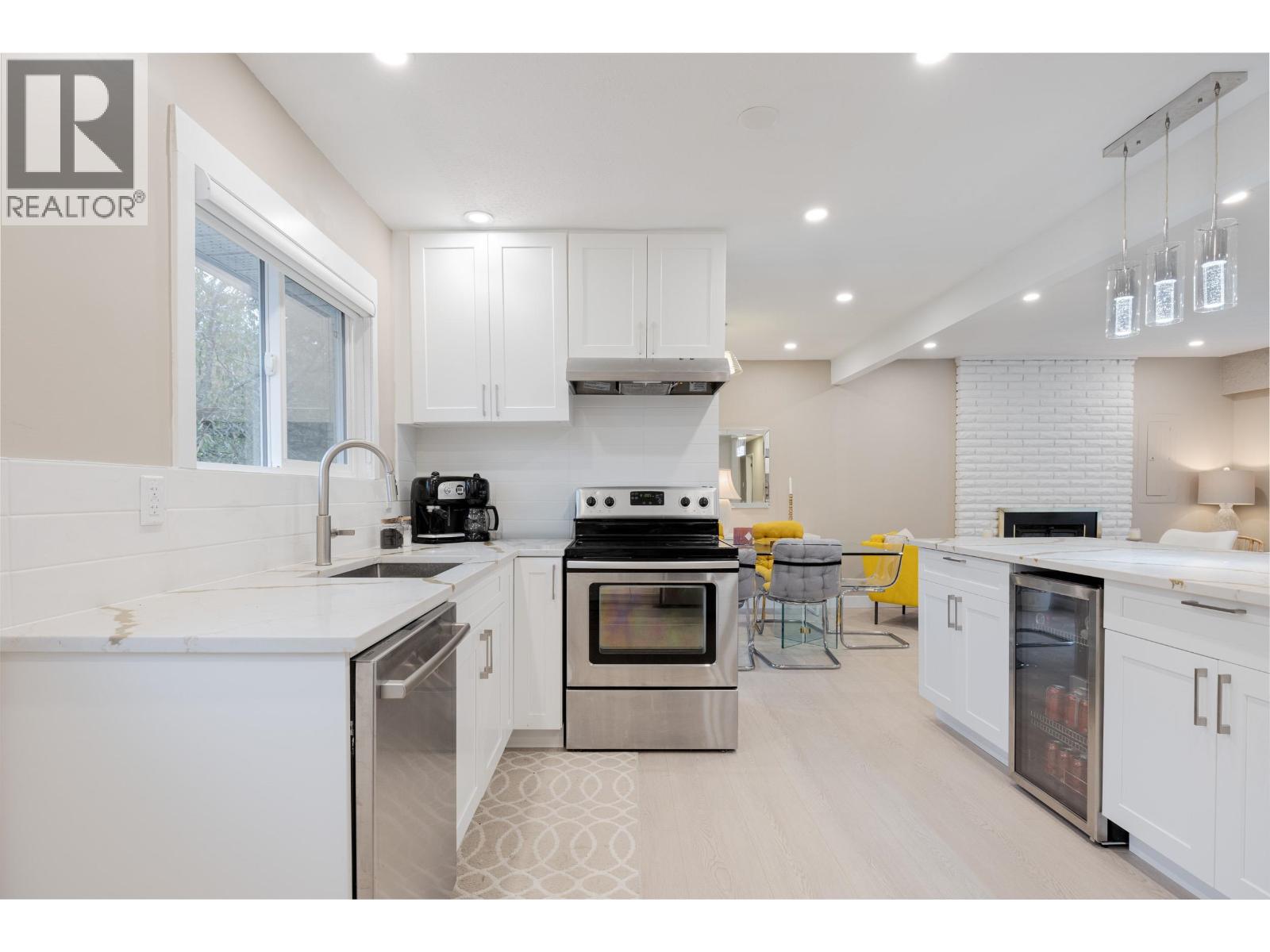 38295 Chestnut Avenue, Squamish, British Columbia  V8B 0W7 - Photo 2 - R3179208