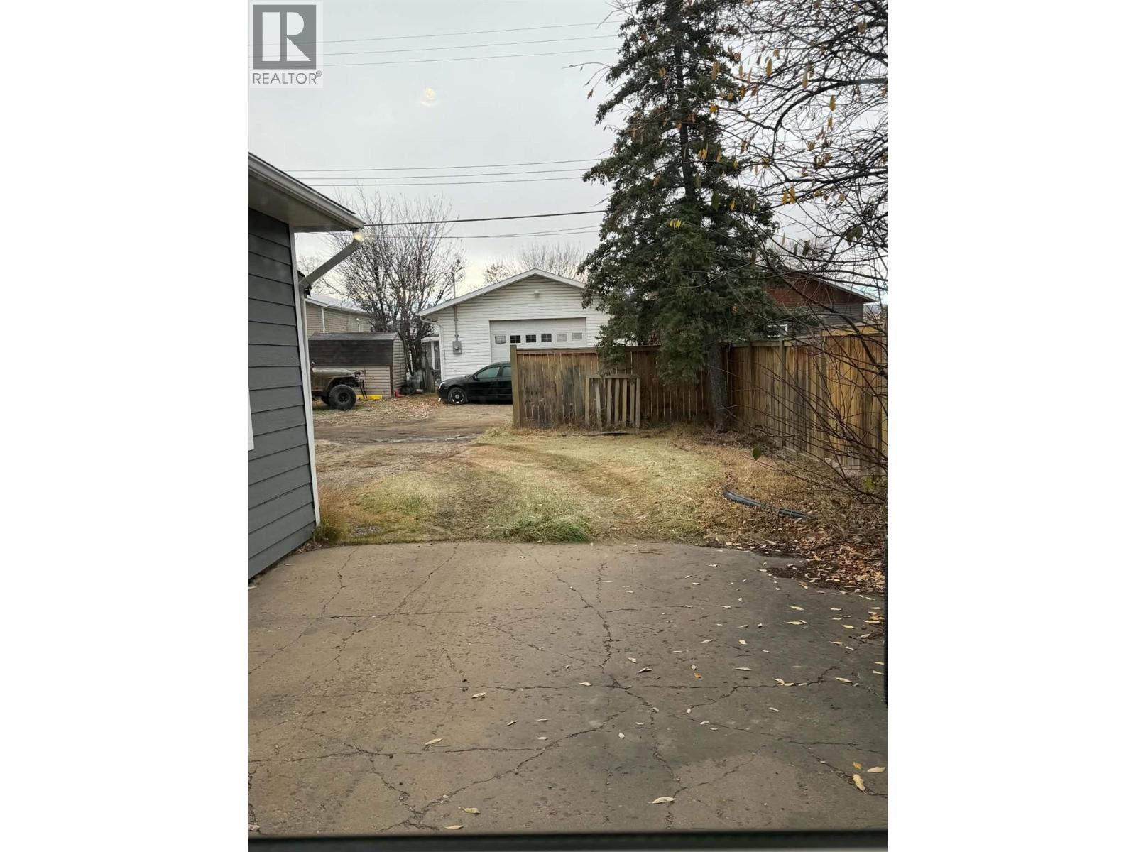 869 106 Avenue, Dawson Creek, British Columbia  V1G 2N6 - Photo 27 - 10404632