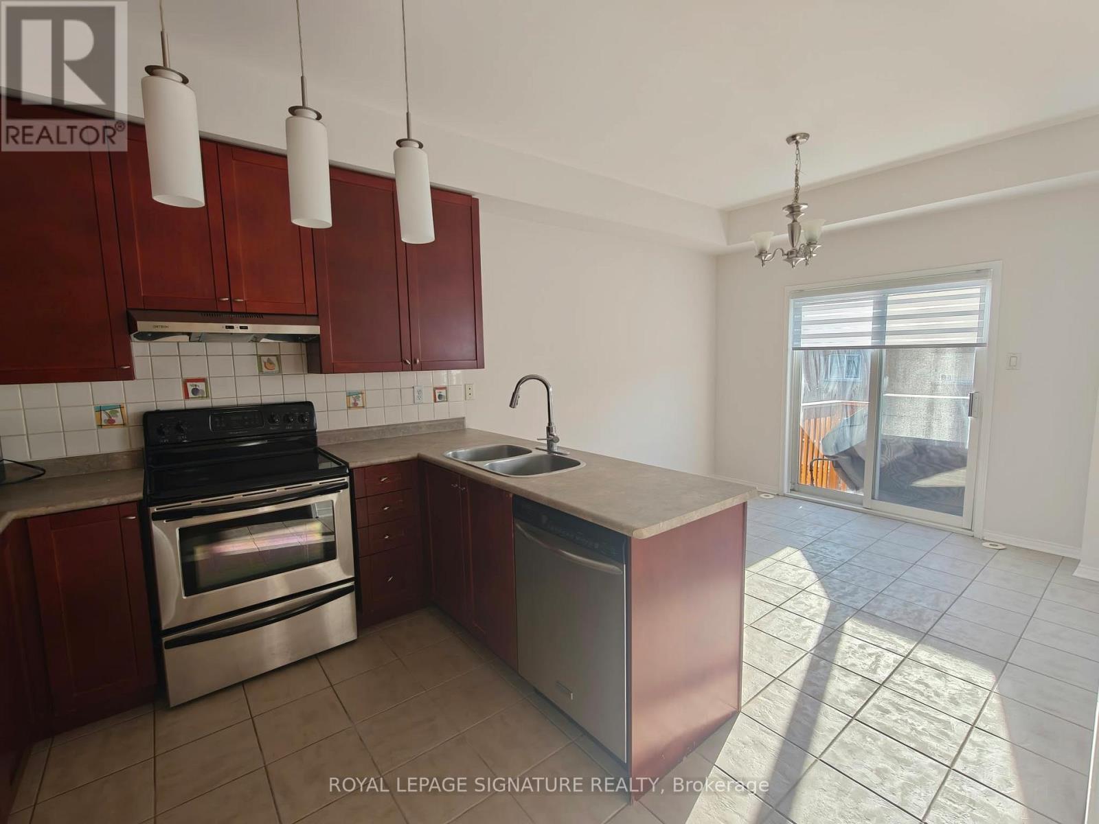 6602 Opera Glass Crescent, Mississauga, Ontario  L5W 1R8 - Photo 8 - W14125172