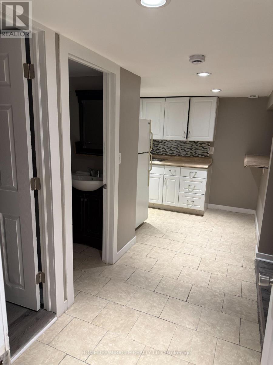 Basement - 145 Barrie Avenue, Oshawa, Ontario  L1H 2L4 - Photo 5 - E14122830