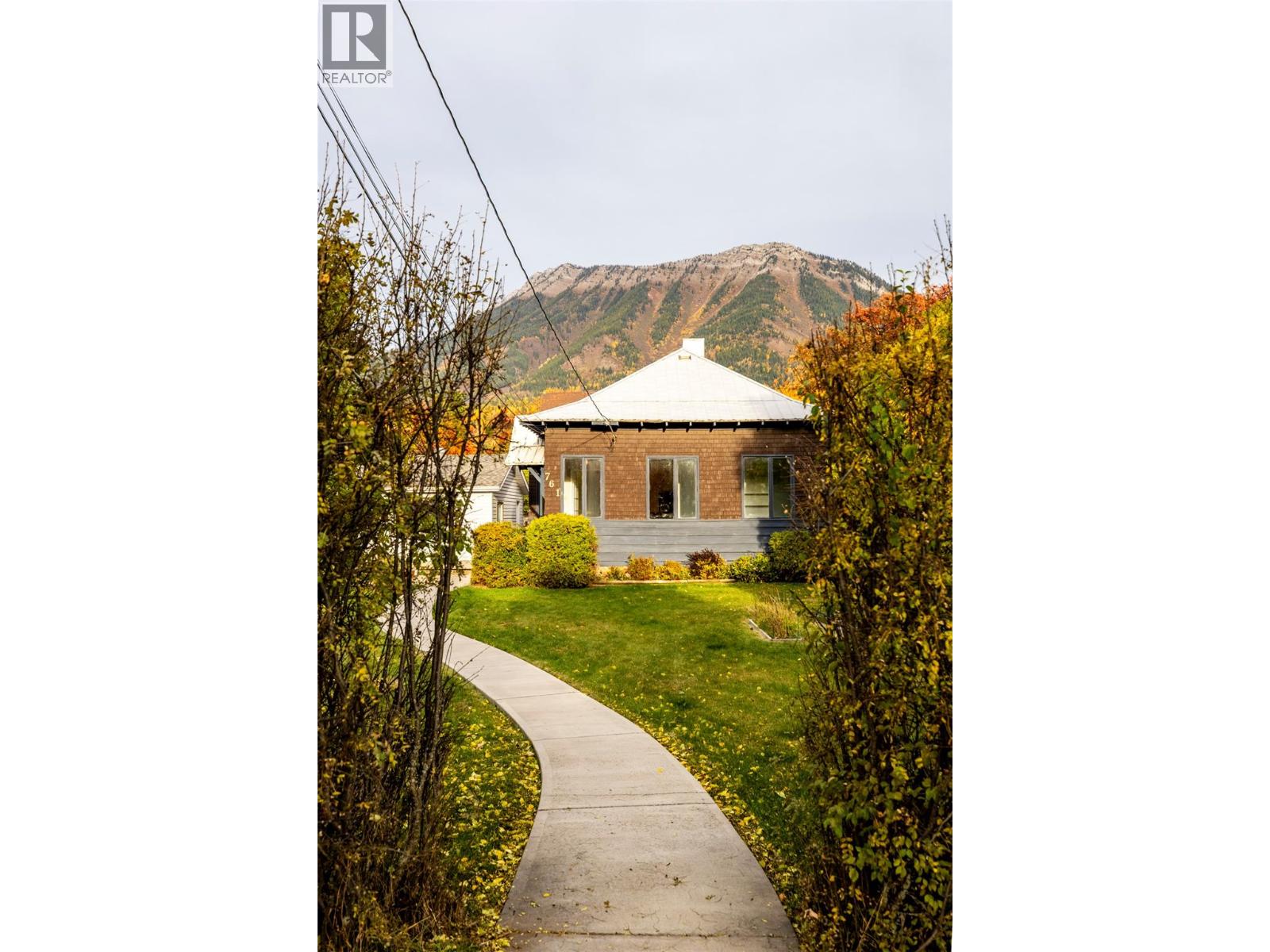 761 4th Avenue, Fernie, British Columbia  V0B 1M0 - Photo 4 - 10403382