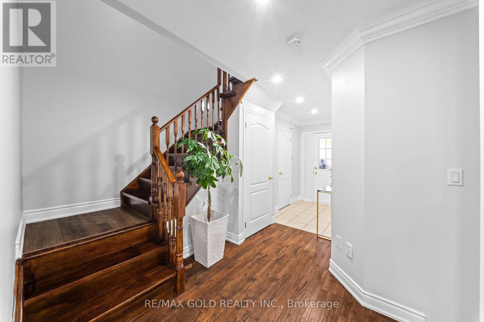 33 Bay Breeze Drive, Brampton, Ontario  L6R 0M1 - Photo 6 - W14112126