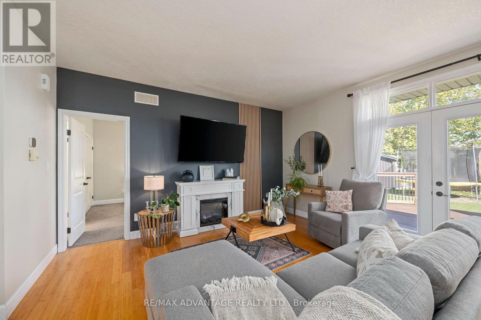 290 Walnut Street, Lucan Biddulph, Ontario  N0M 2J0 - Photo 5 - X14106752