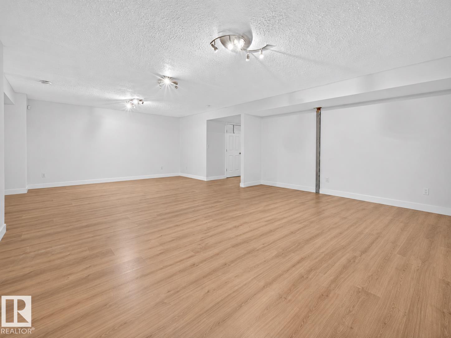 114 EASTGATE WY