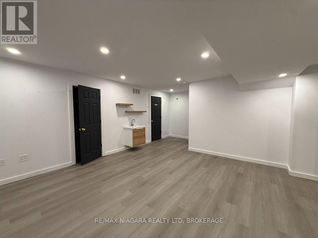 15 Clarence Street, Port Colborne, Ontario  L3K 3E7 - Photo 5 - X14125392