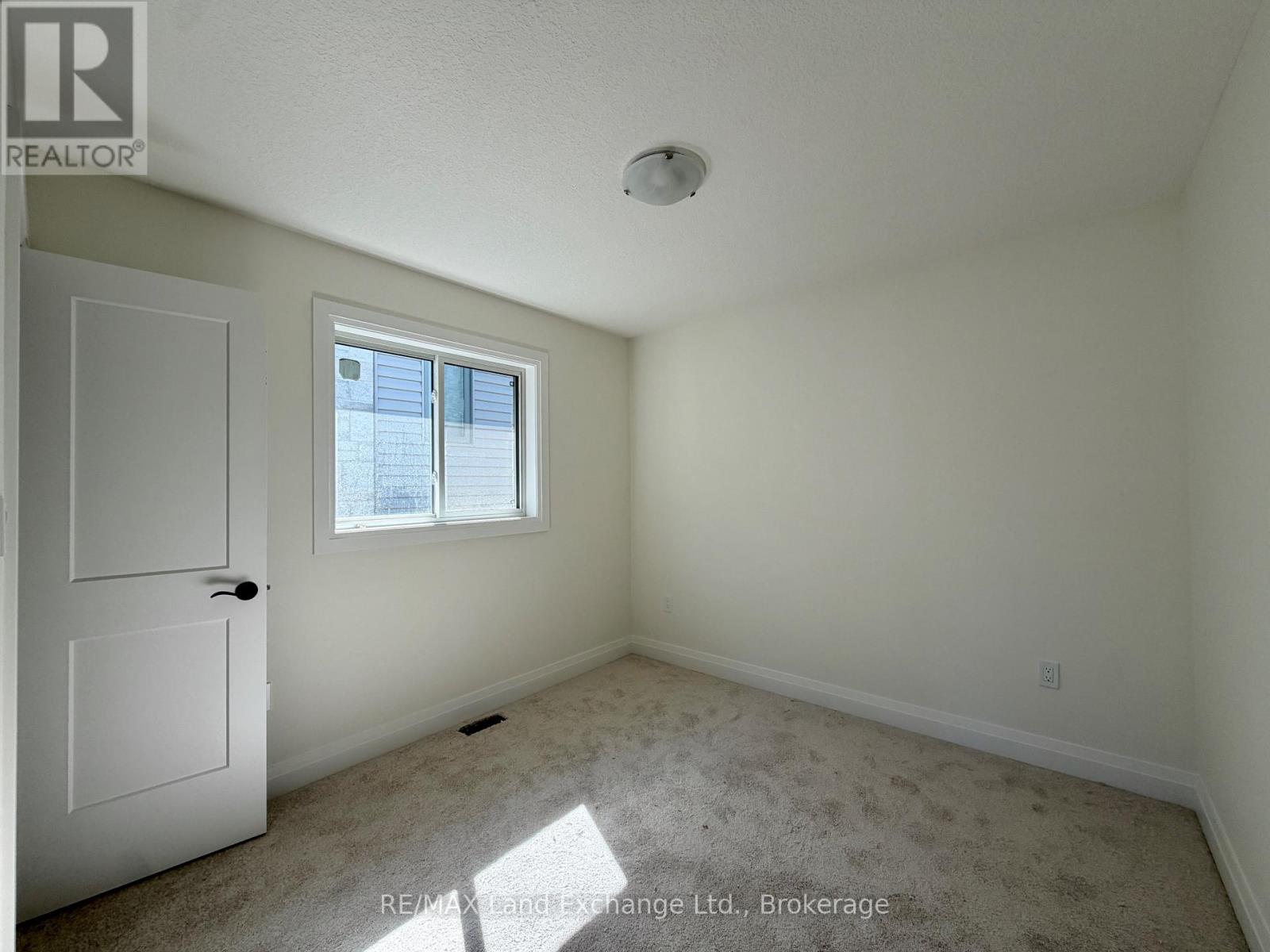 448 Burnside Street, Saugeen Shores, Ontario  N0H 2C3 - Photo 3 - X12443427