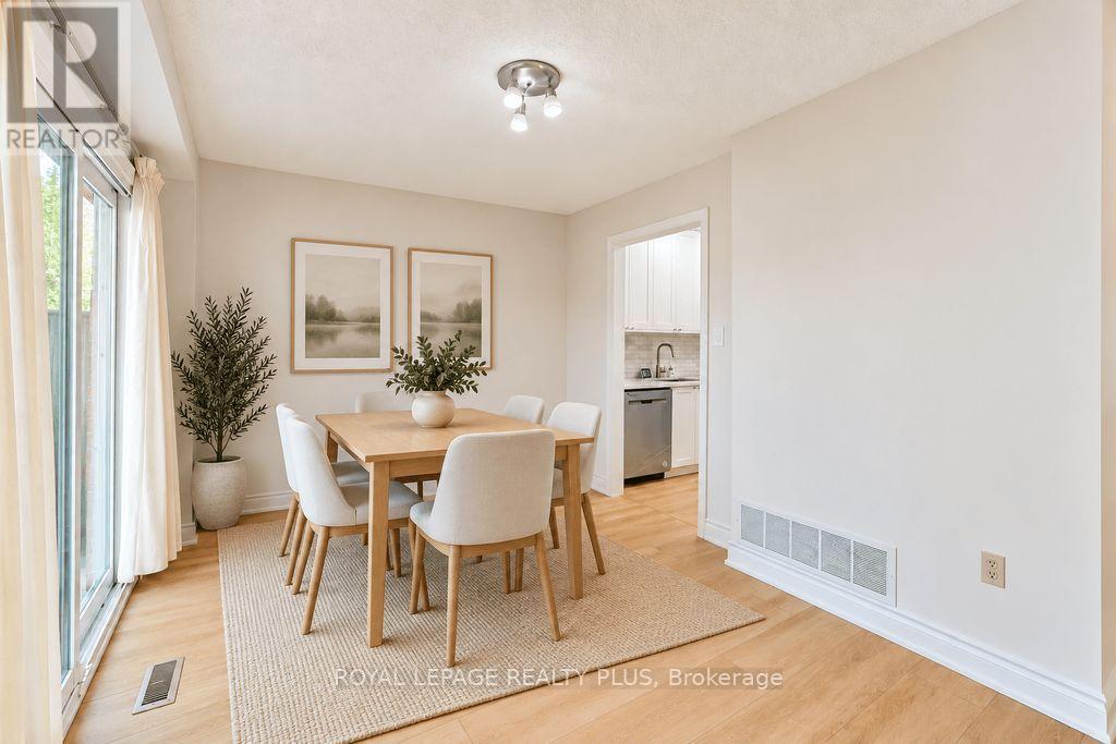 18 - 3125 Fifth Line W, Mississauga, Ontario  L5L 3S8 - Photo 5 - W14122930
