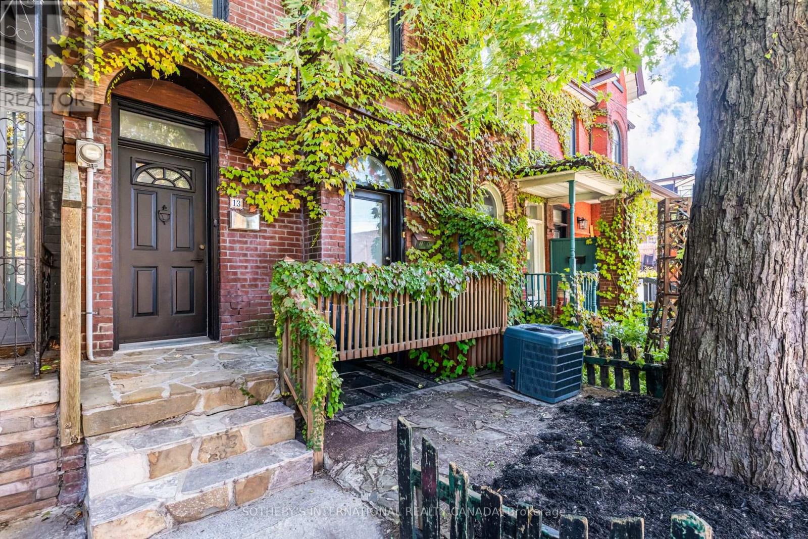 13 EUCLID AVENUE, Toronto, Ontario