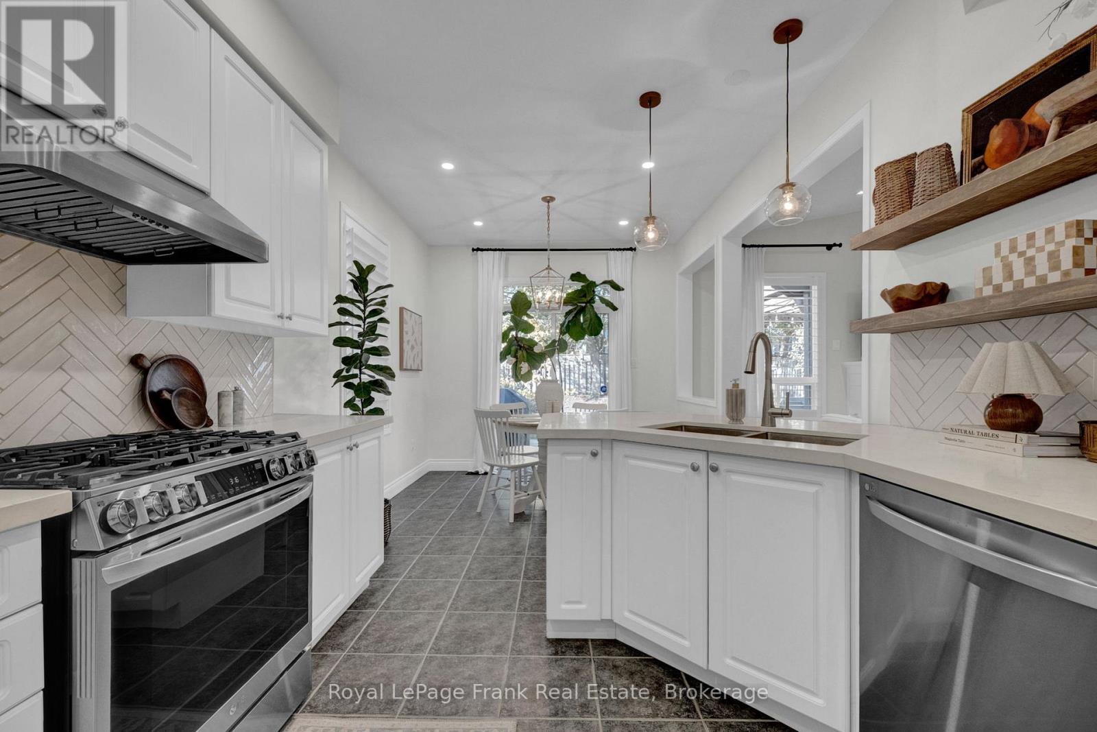 166 Harmer Drive, Clarington, Ontario  L1B 1P9 - Photo 4 - E14125362