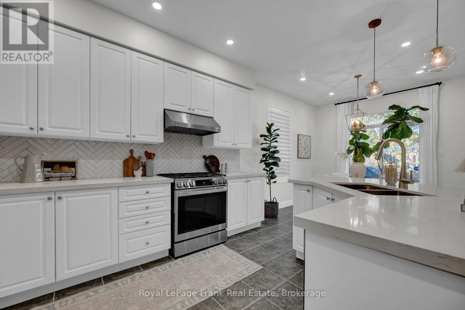 166 Harmer Drive, Clarington, Ontario  L1B 1P9 - Photo 6 - E14125362