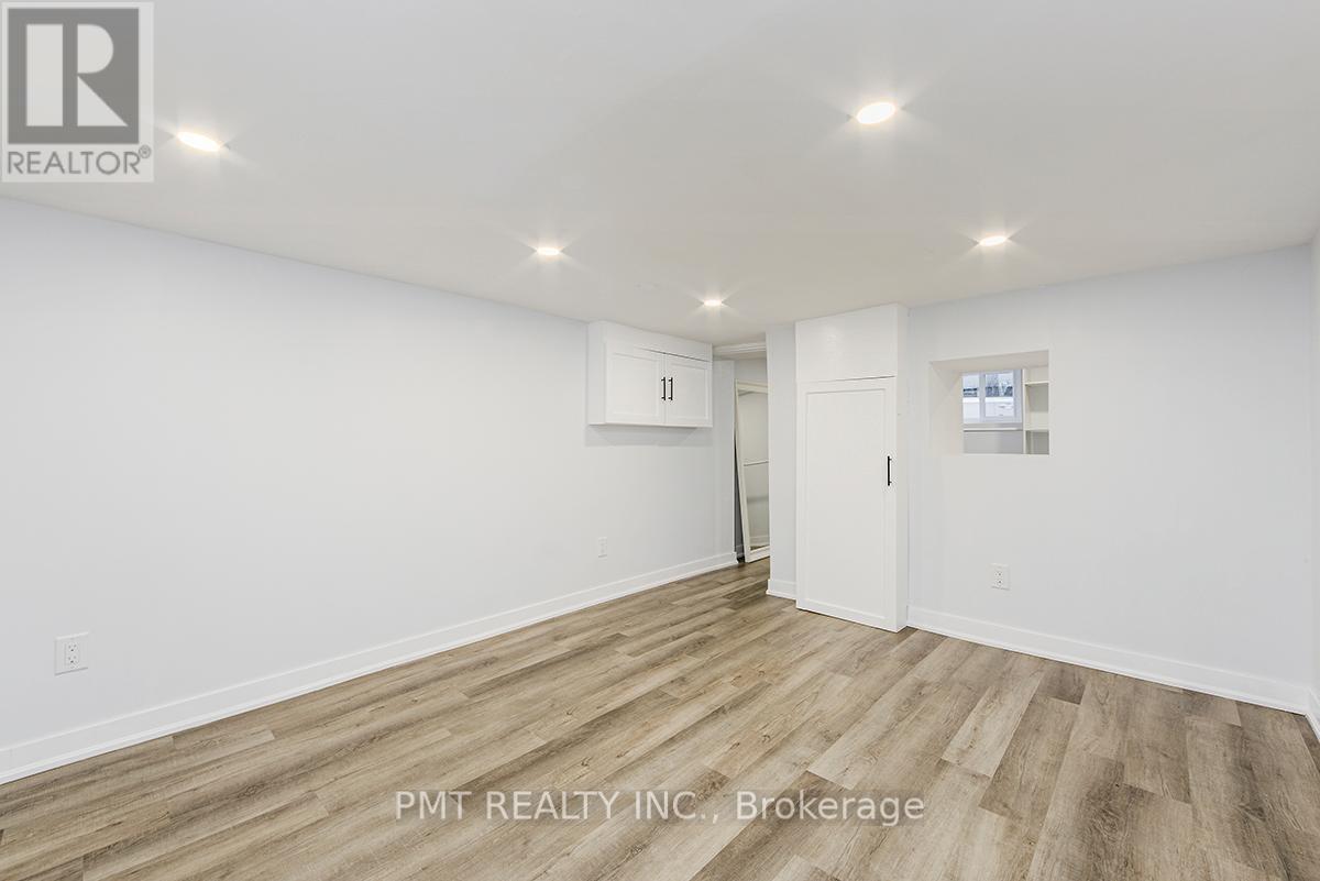 Main - 863 Pape Avenue, Toronto, Ontario  M4K 3T7 - Photo 14 - E14125402
