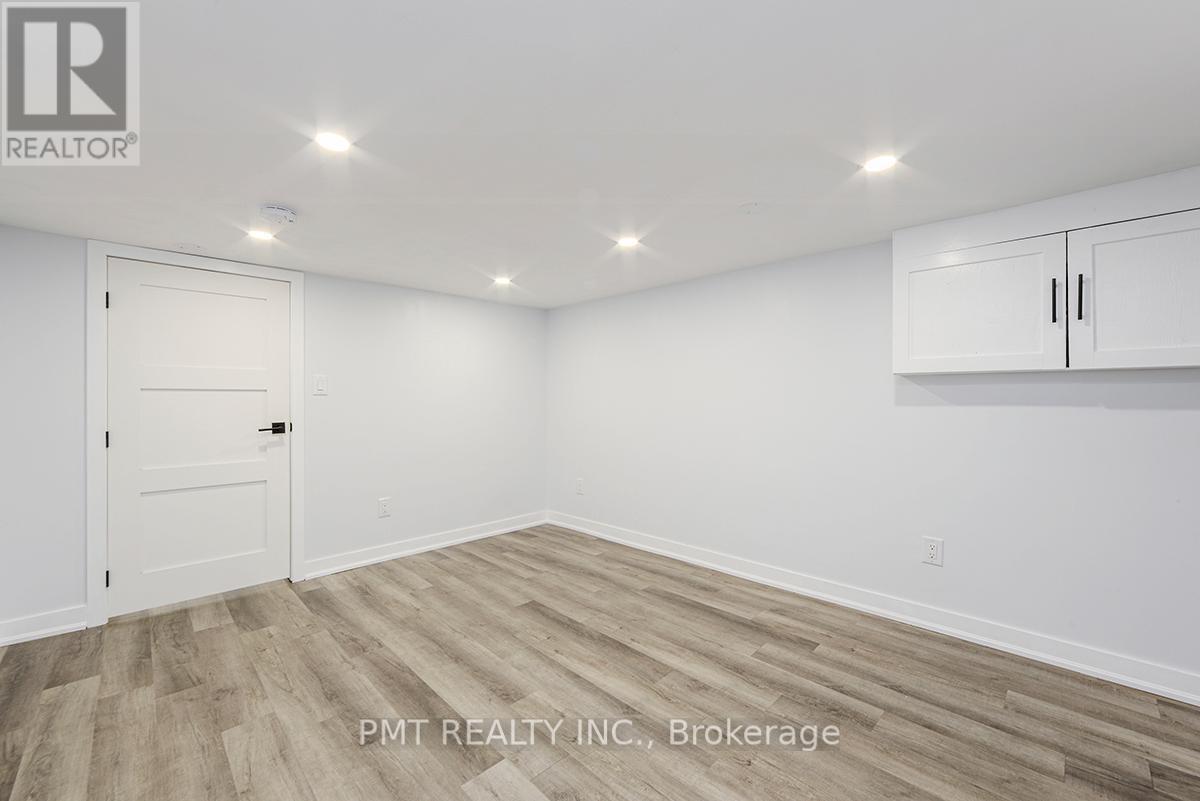 Main - 863 Pape Avenue, Toronto, Ontario  M4K 3T7 - Photo 16 - E14125402