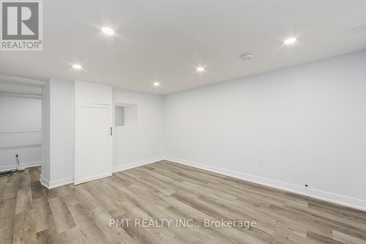 Main - 863 Pape Avenue, Toronto, Ontario  M4K 3T7 - Photo 17 - E14125402