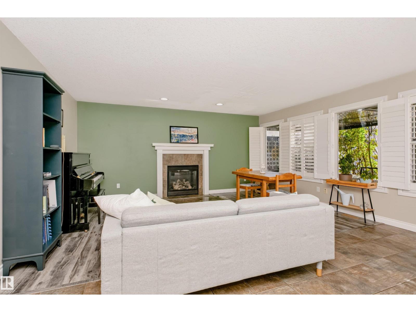 5468 THIBAULT WD NW