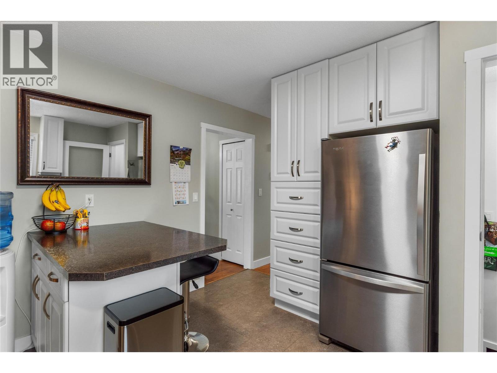 695 Steinke Place, Kamloops, British Columbia  V2B 7L7 - Photo 9 - 10403706