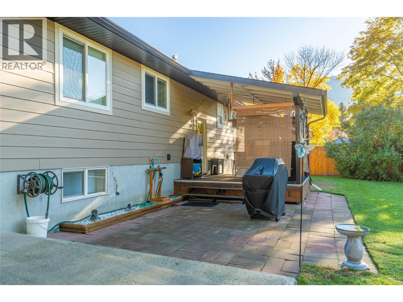 695 Steinke Place, Kamloops, British Columbia  V2B 7L7 - Photo 30 - 10403706