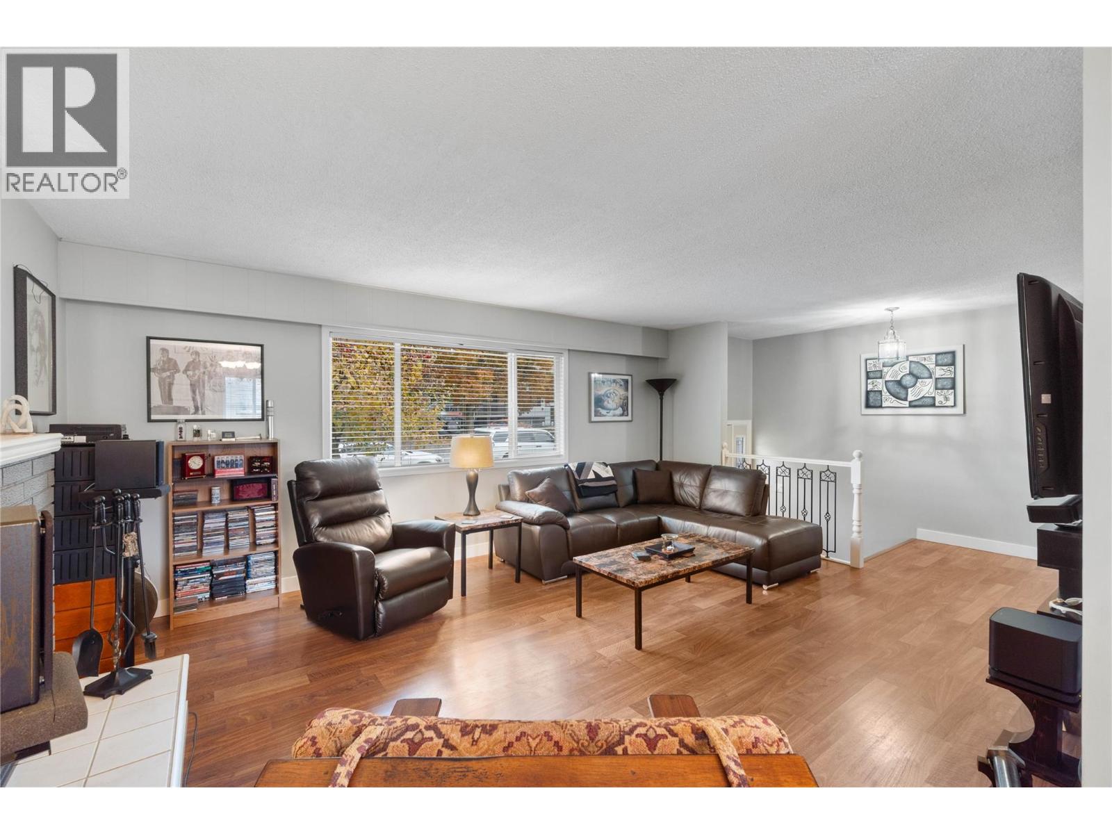695 Steinke Place, Kamloops, British Columbia  V2B 7L7 - Photo 5 - 10403706