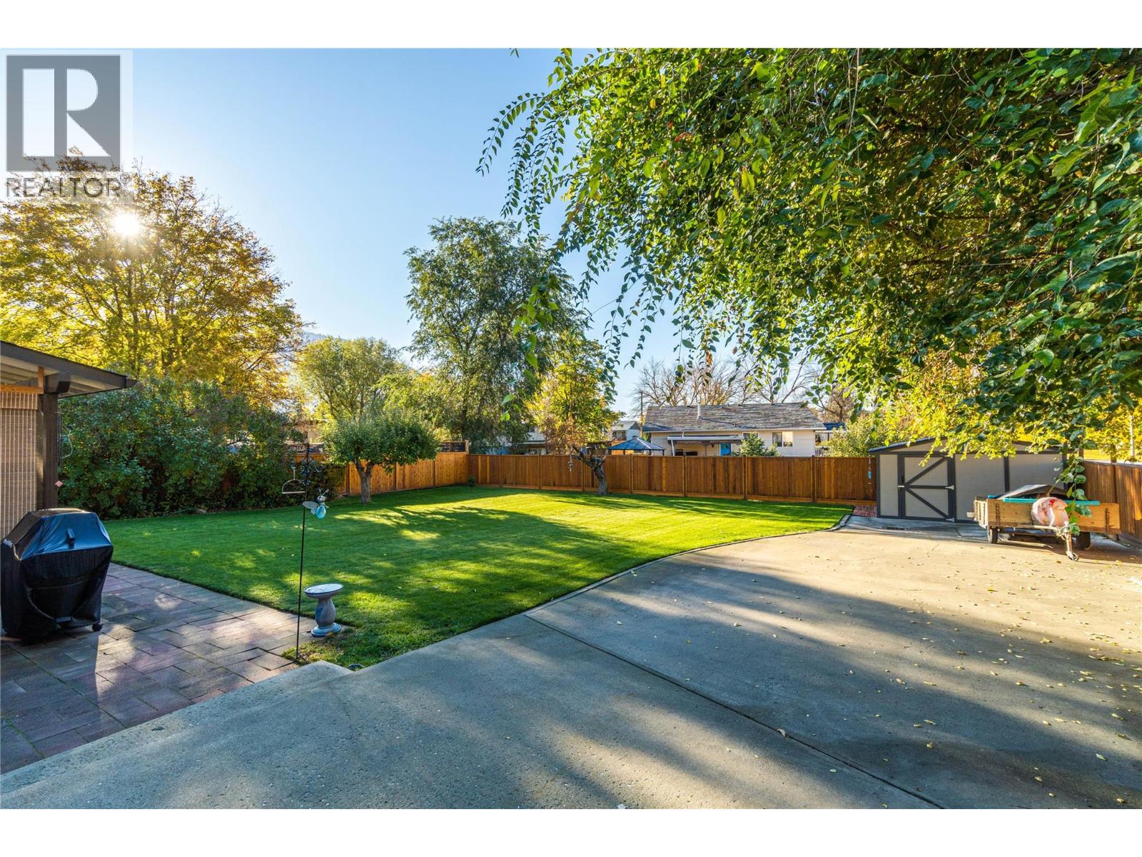 695 Steinke Place, Kamloops, British Columbia  V2B 7L7 - Photo 29 - 10403706