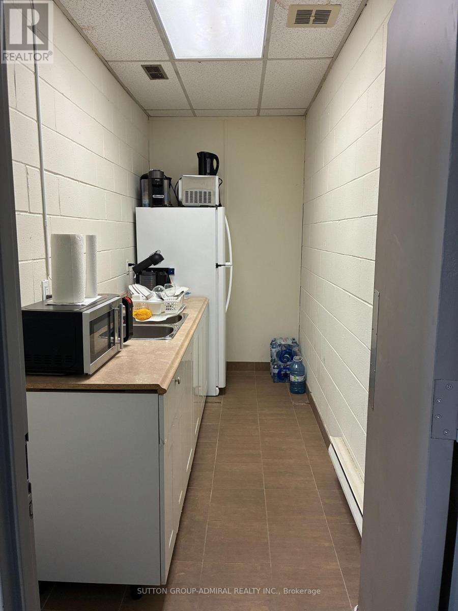 1160 Fewster Drive, Mississauga, Ontario  L4W 1A1 - Photo 13 - W14125478