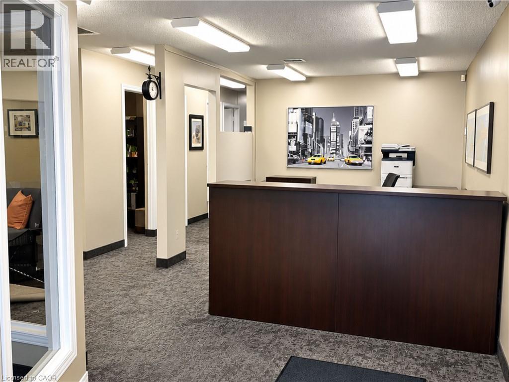 660 Fennell Avenue E Unit# 2, Hamilton, Ontario  L8V 1V1 - Photo 2 - 40874105