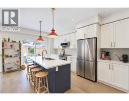 60 STARLING Drive, Hamilton, Ontario