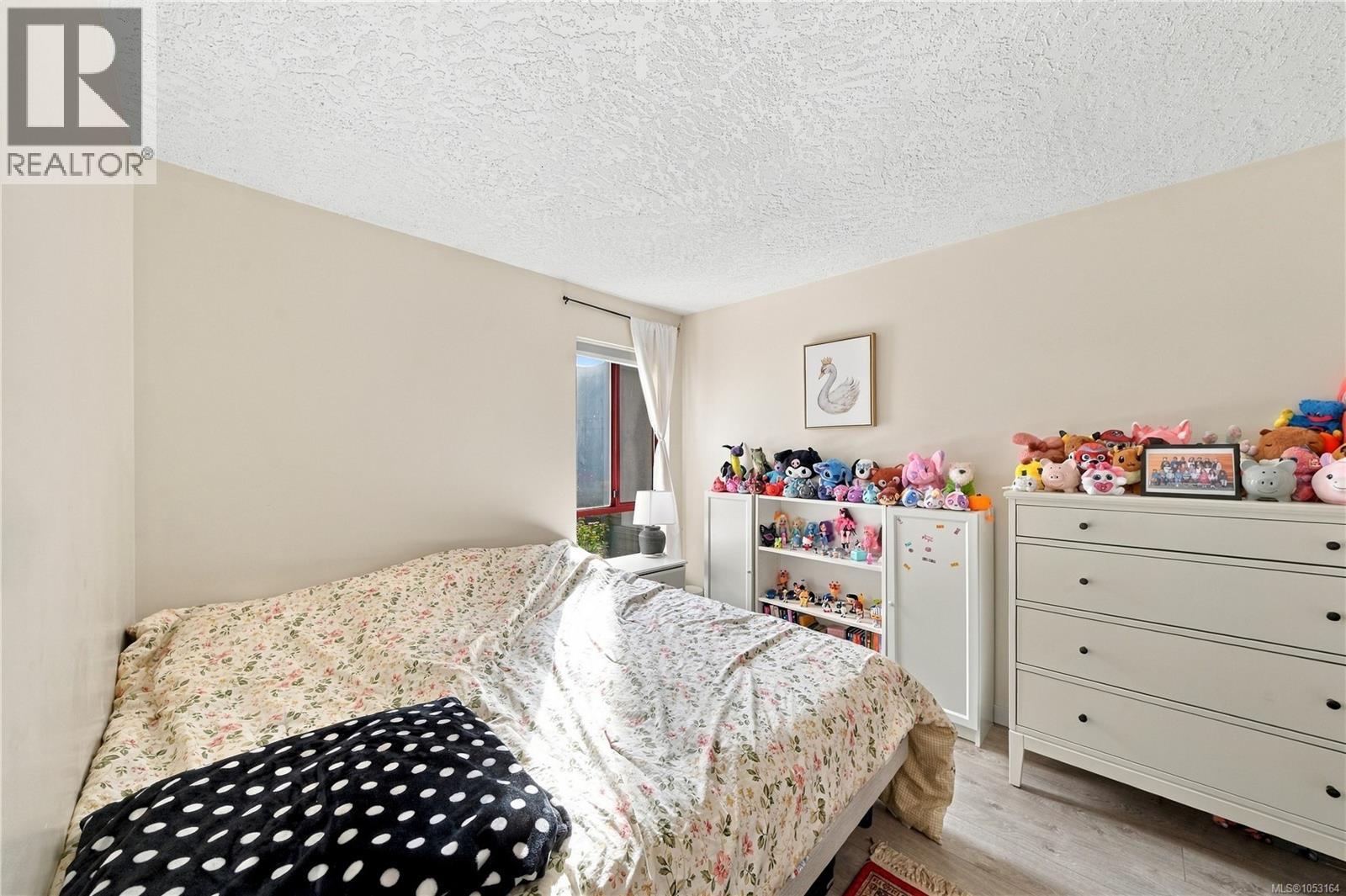 212 545 Manchester Rd