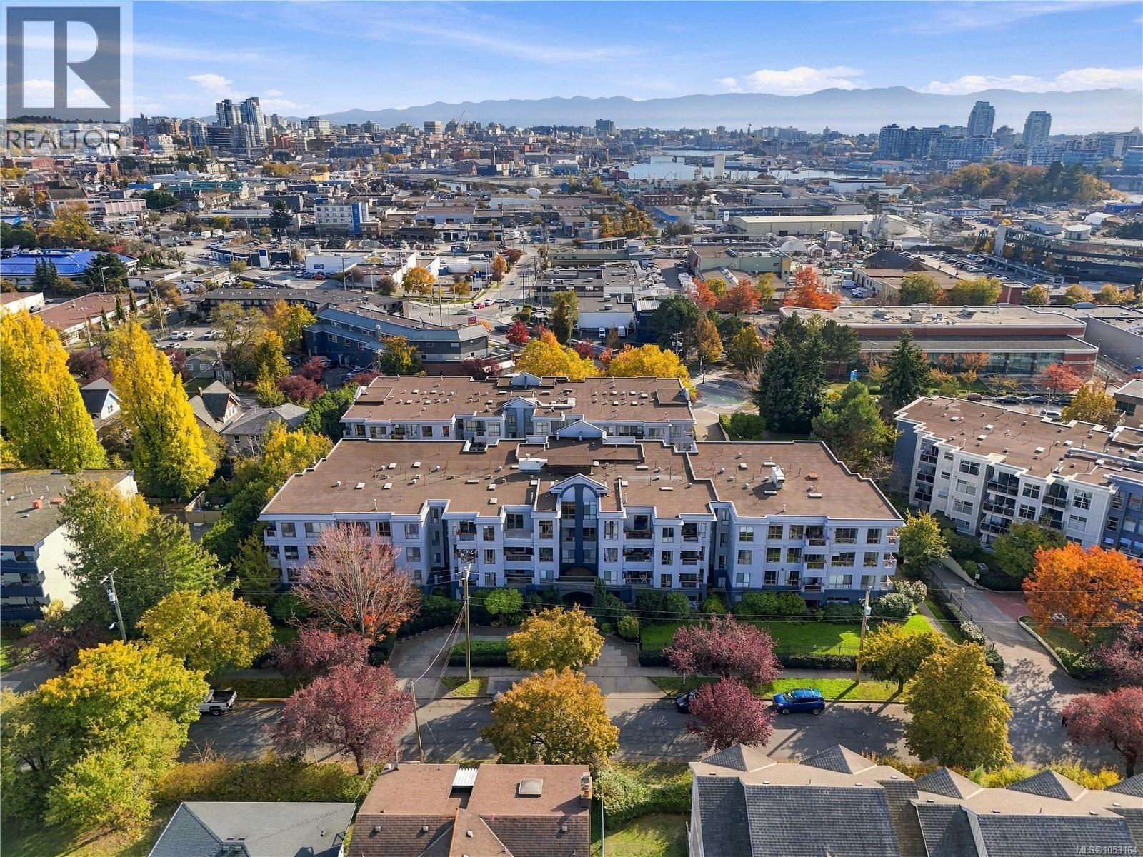212 545 Manchester Rd