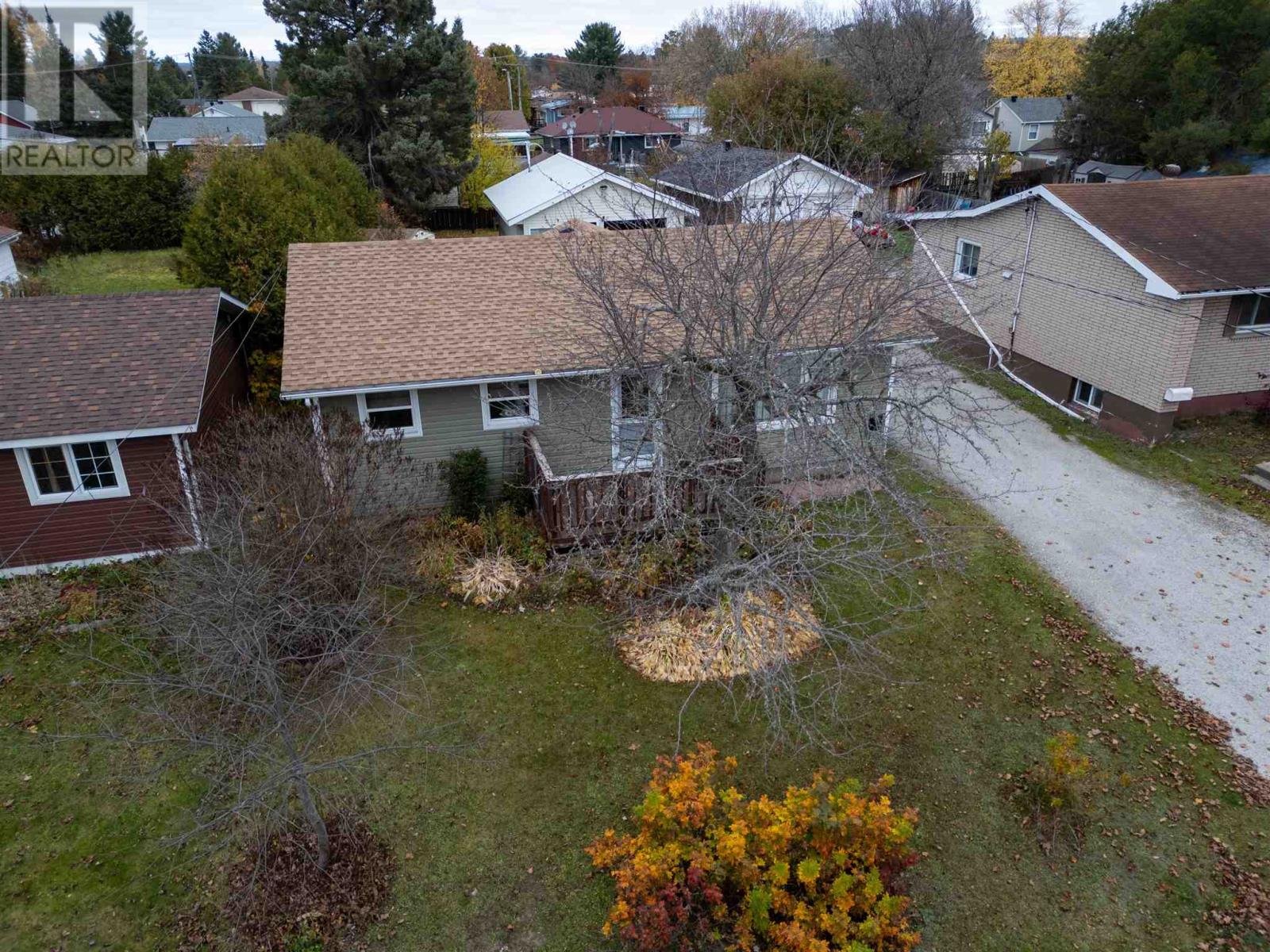 84 Farquhar St, Sault Ste. Marie, Ontario  P6B 3R1 - Photo 2 - SM263005