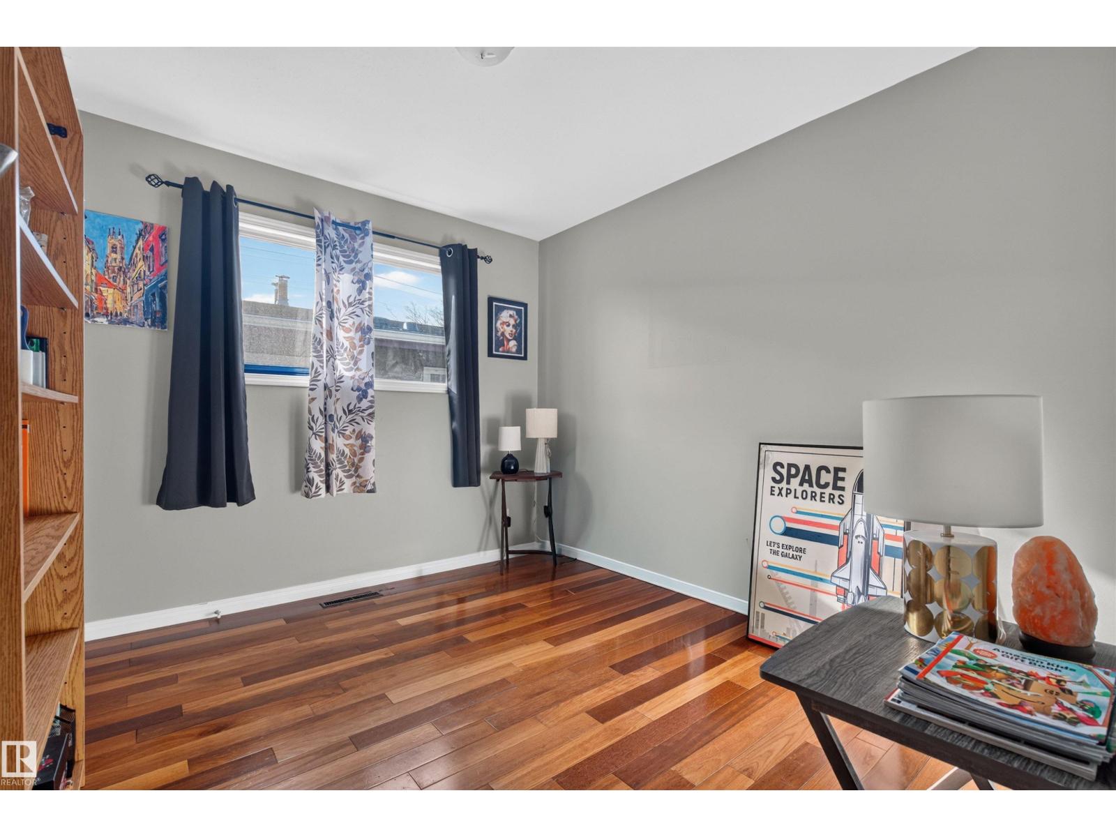 12711 90 ST NW