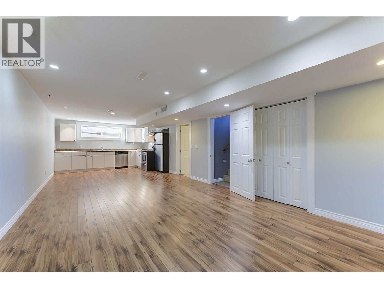 2460 Sexsmith Road, Kelowna, British Columbia  V1V 2E9 - Photo 32 - 10404658