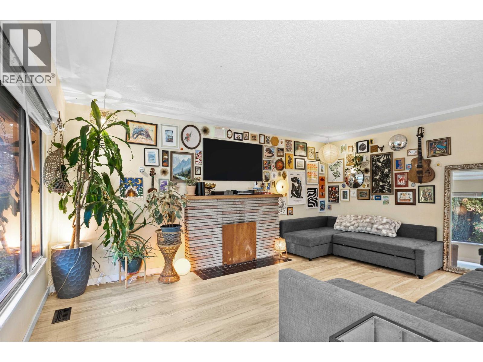 512 Garrett Street, New Westminster, British Columbia  V3L 3S6 - Photo 3 - R3179242