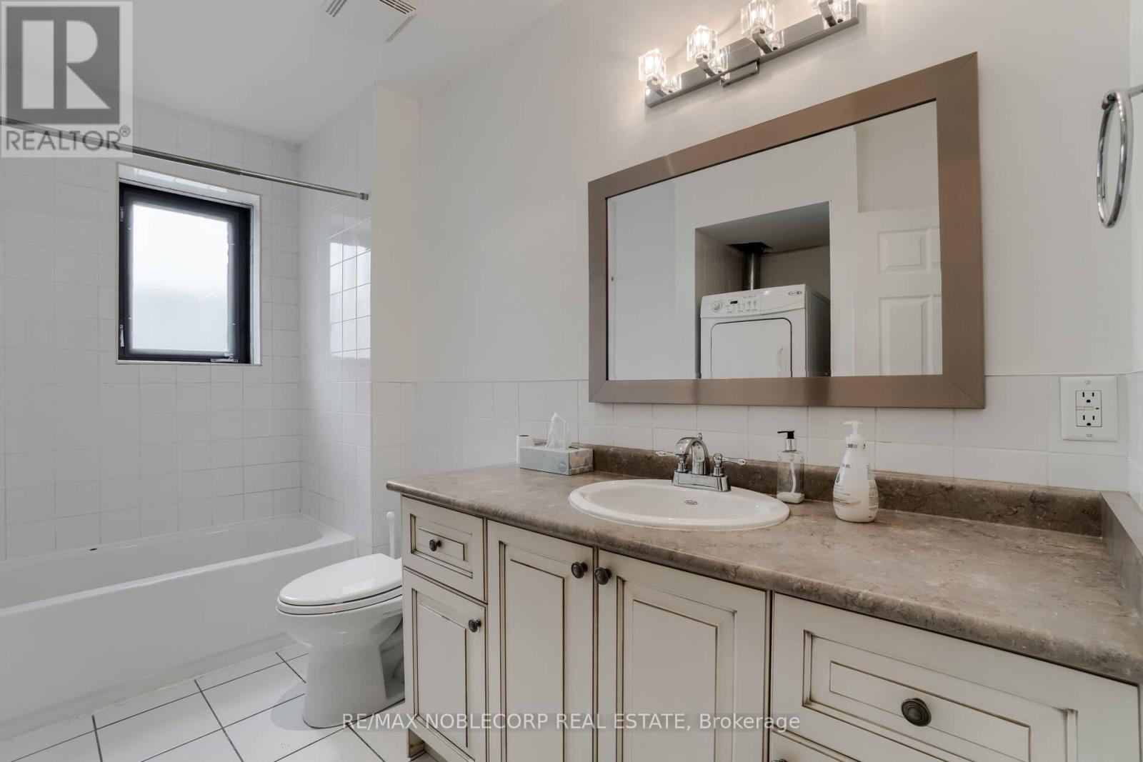 Upper A - 623 Mount Pleasant Road, Toronto, Ontario  M4S 2M9 - Photo 17 - C14125588