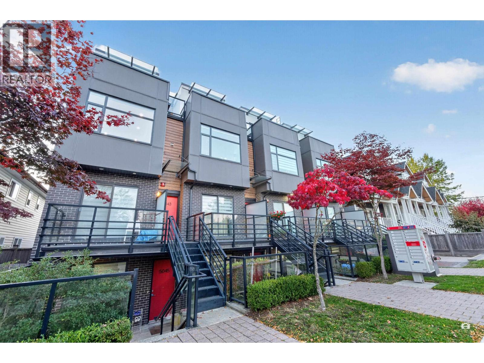 5043 Chambers Street, Vancouver, British Columbia  V5R 3L8 - Photo 1 - R3178938