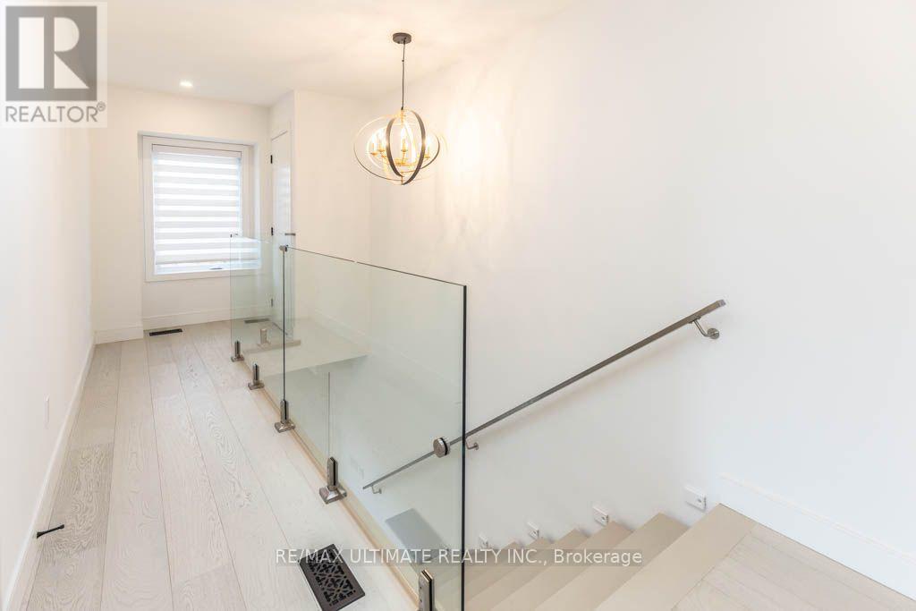 33 Flindon Road, Toronto, Ontario  M6M 1J1 - Photo 14 - W14125560